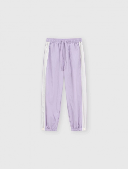 Quần gió bé gái phối sườn chống thấm nước.