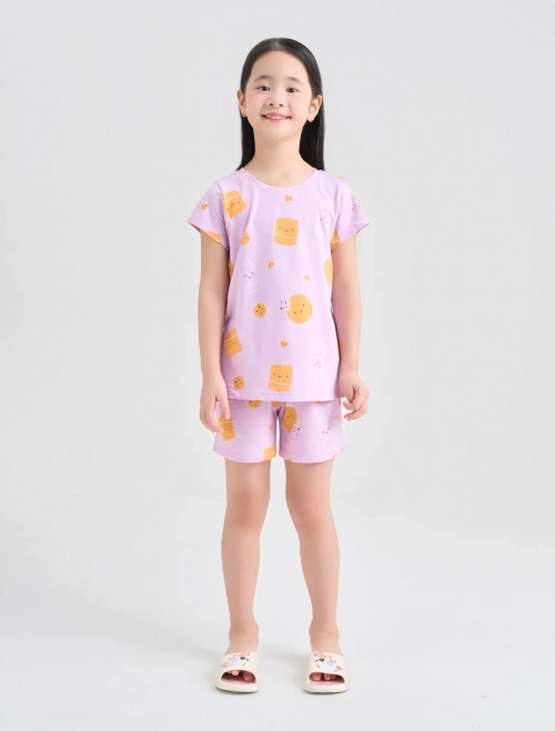 Bộ mặc nhà bé gái phối màu có hình in