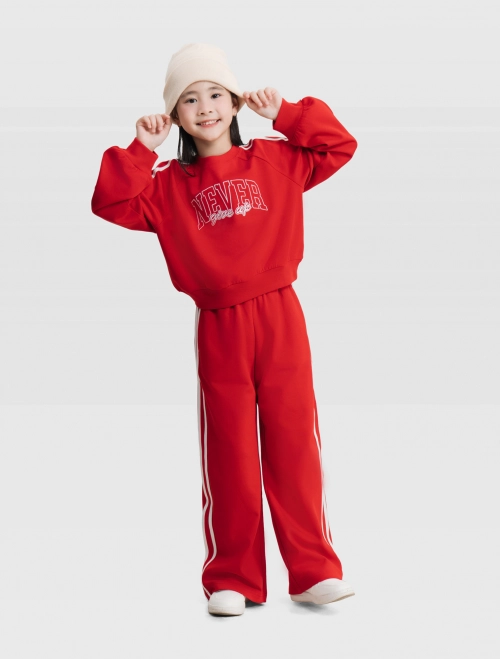 Bộ quần áo bé gái