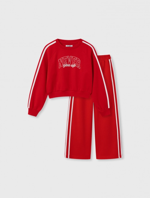 Bộ quần áo bé gái