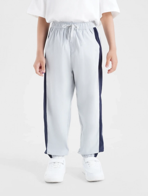 Quần gió bé trai phối màu