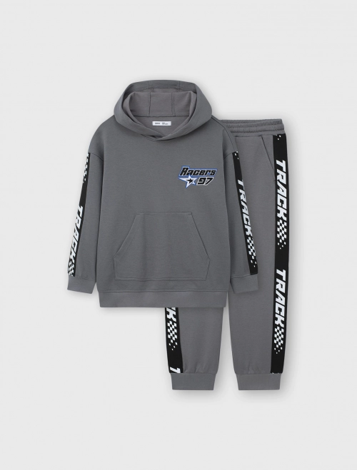 Bộ quần áo bé trai