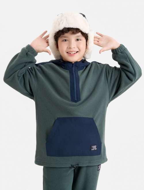 Áo nỉ có mũ bé trai