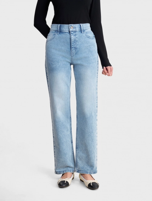 Quần jeans nữ dáng suông