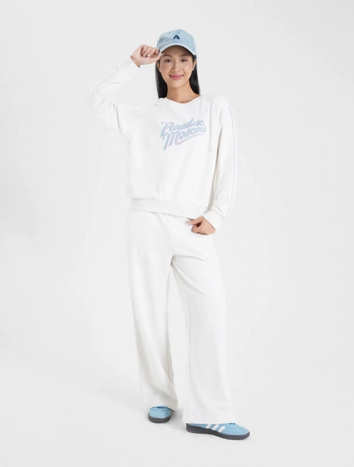 Bộ quần áo nỉ nữ có hình in