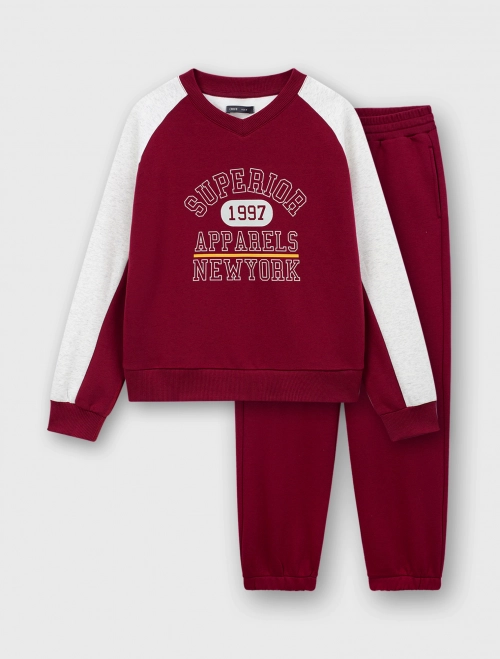 Bộ quần áo nữ có hình in