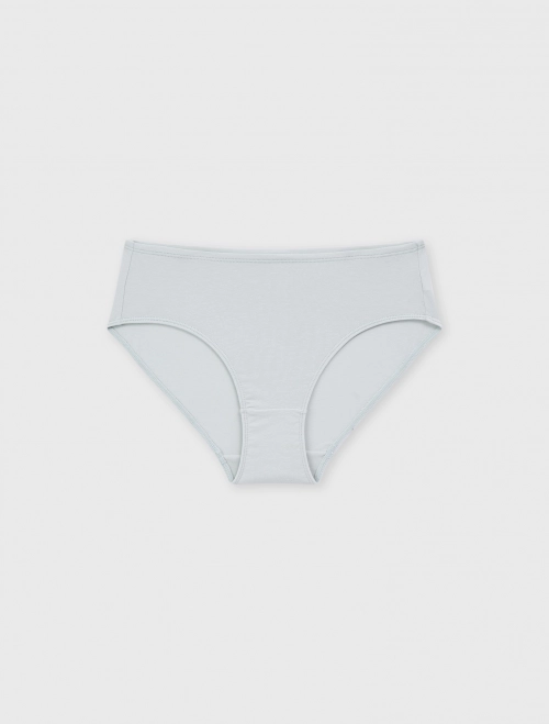 Quần lót tam giác nữ dáng bikini