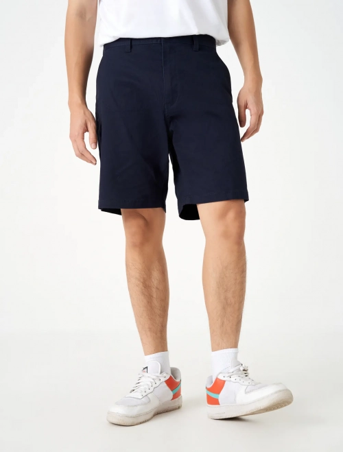 Quần soóc nam khaki dáng suông