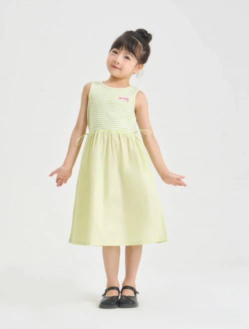 Váy liền bé gái sát nách đính patch trang trí