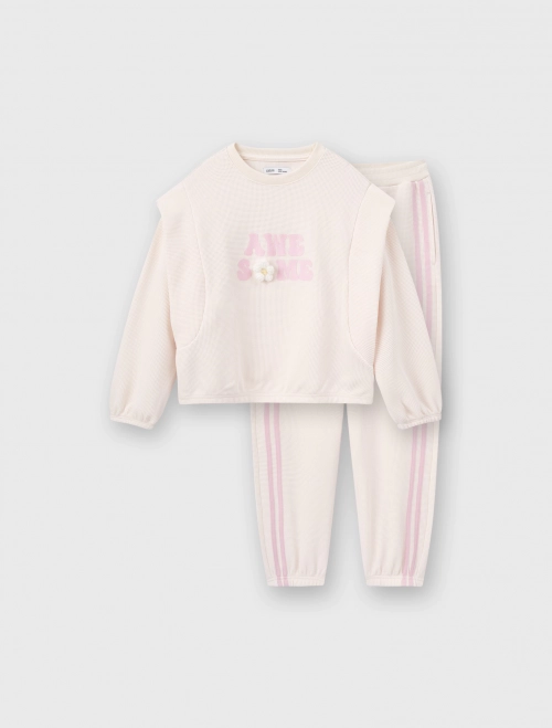 Bộ quần áo bé gái vải waffle có hình in