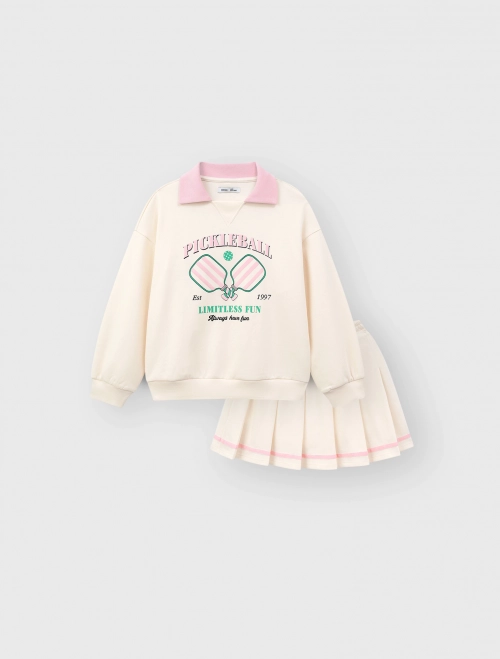 Bộ quần áo bé gái có hình in