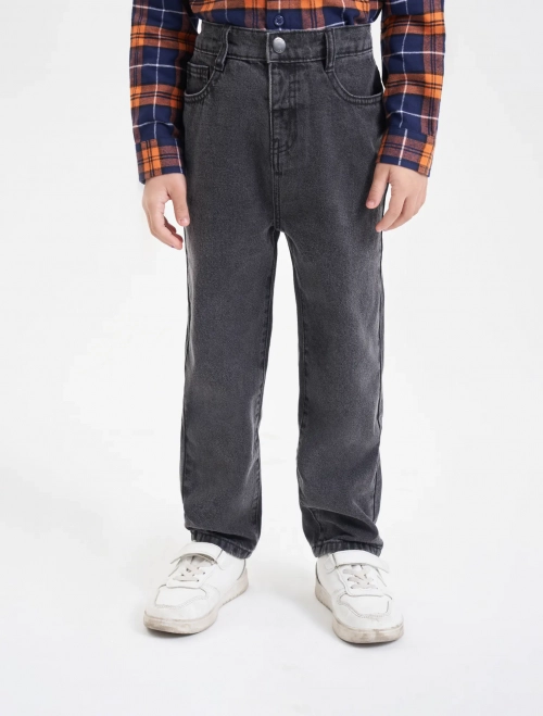 Quần jeans bé trai