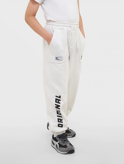 Quần nỉ bé trai có hình in