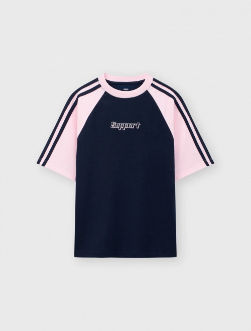 Áo phông unisex trẻ em có hình in đứng phom