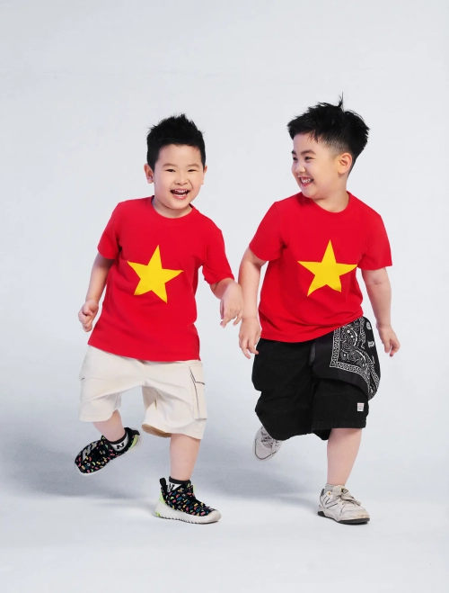 Áo phông unisex trẻ em Cờ đỏ sao vàng