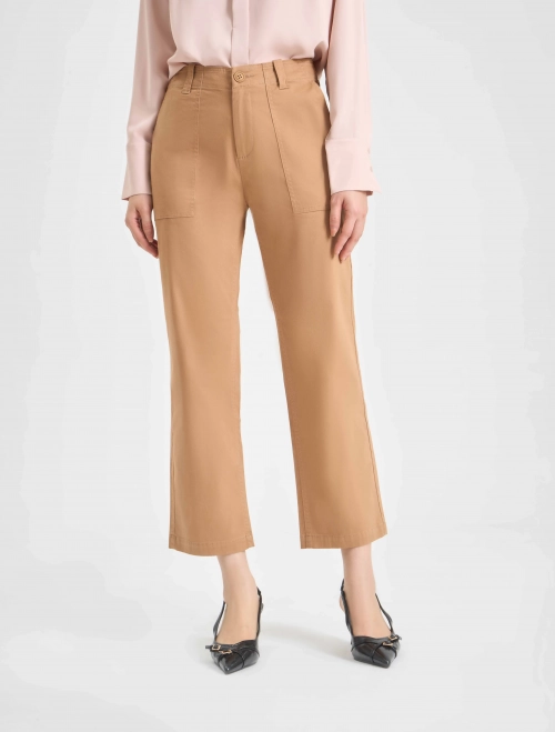 Quần khaki nữ dáng suông