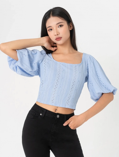 Áo phông nữ cổ vuông tay bồng dáng ôm