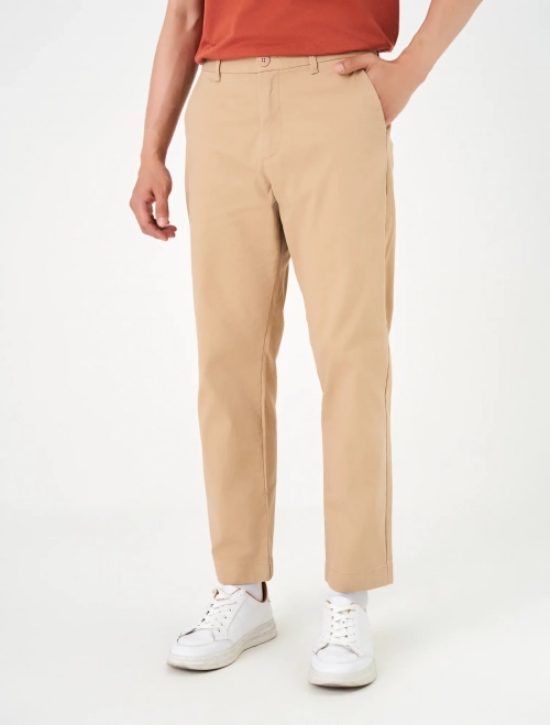 Quần khaki nam dáng ôm